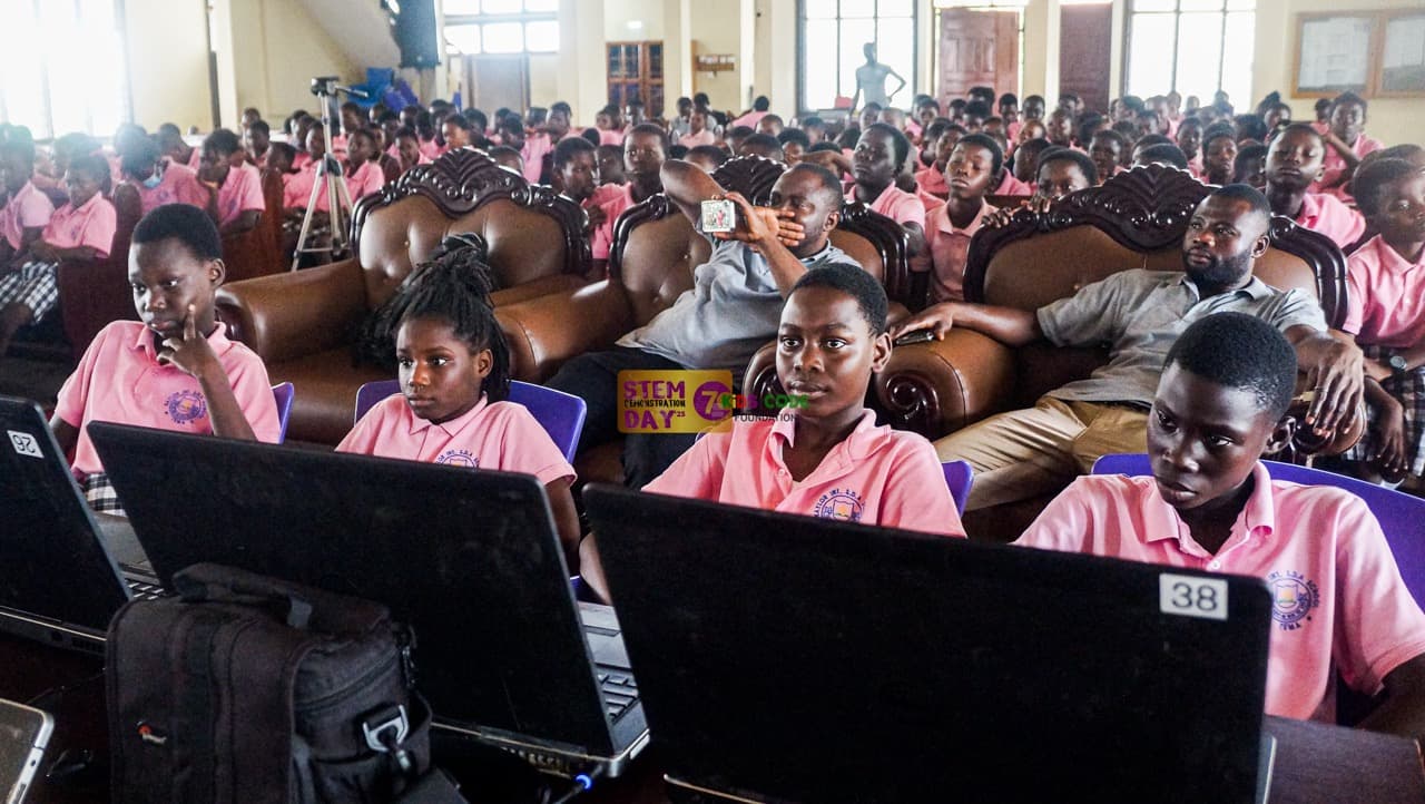 Kids learning Scratch Naylor